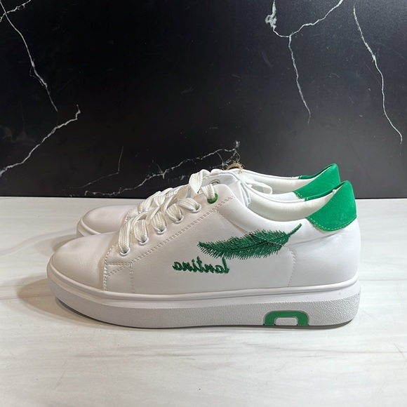 Latina Kid’s Sneaker White/Green sz 1.5 - Picture 2 of 8